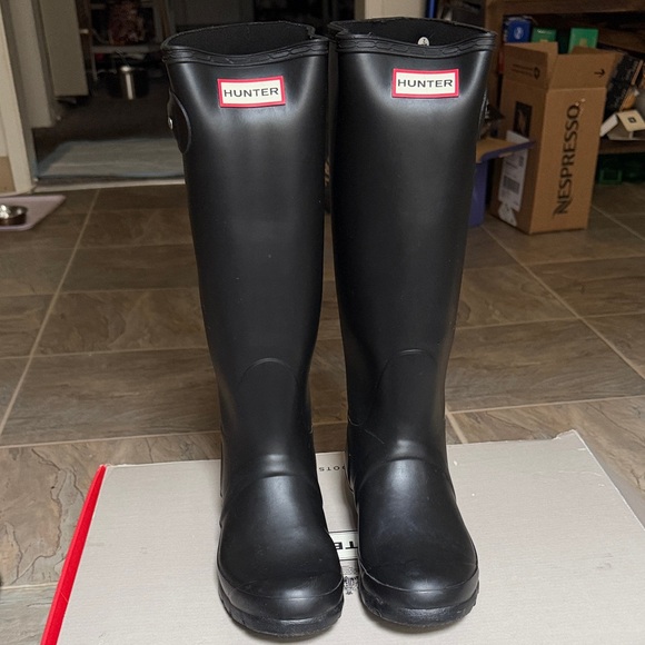 Hunter Black Women's Winter & Rain Boots - Picture 4 of 9